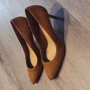 Camel Suede pumps size 6